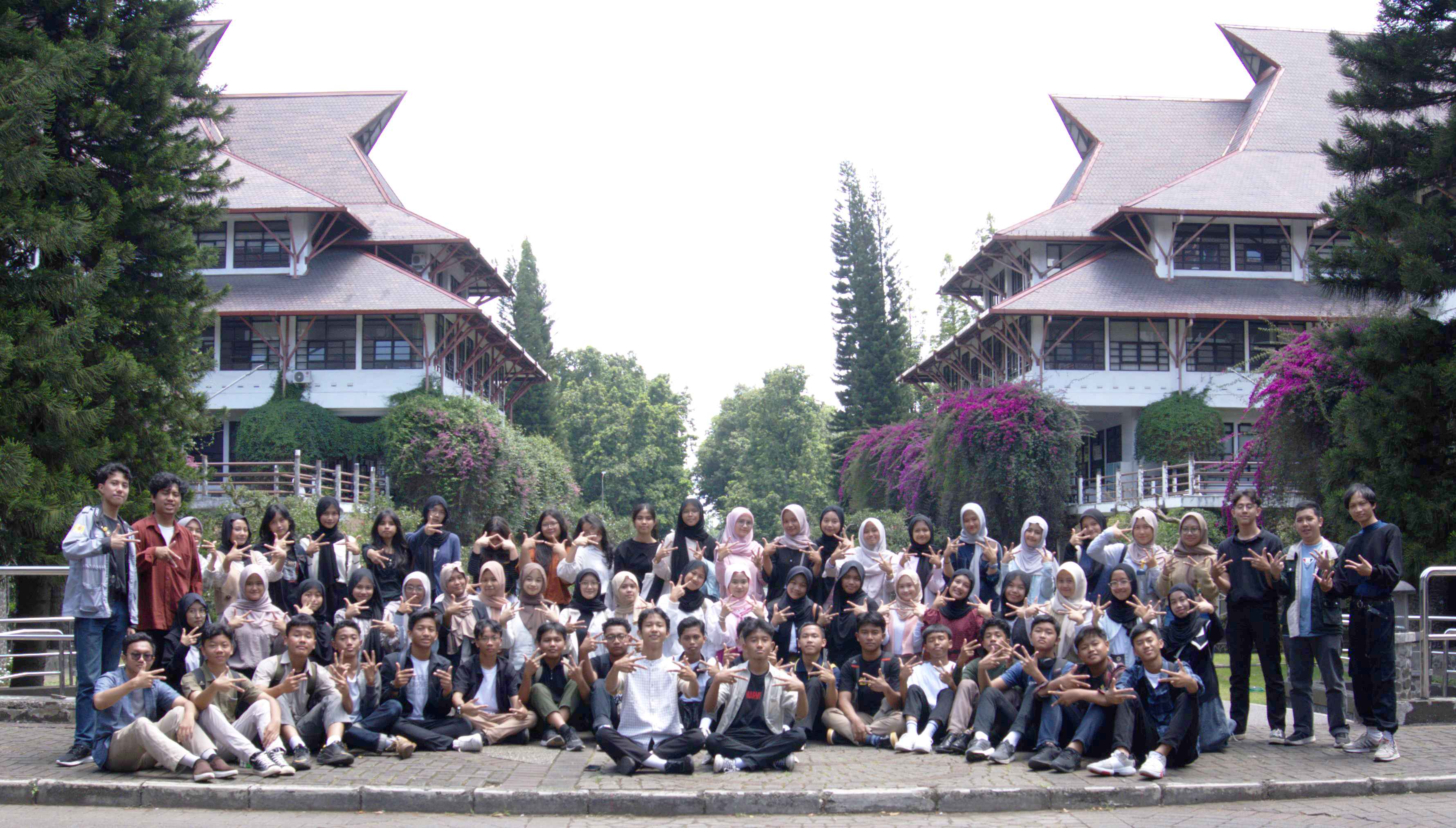 Description of Image 4